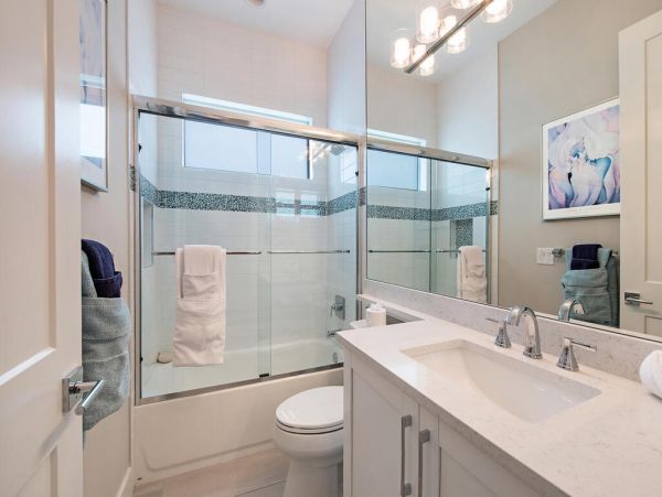 Beautiful & Cozy 4 Bedroom Vacation Home with Private Pool