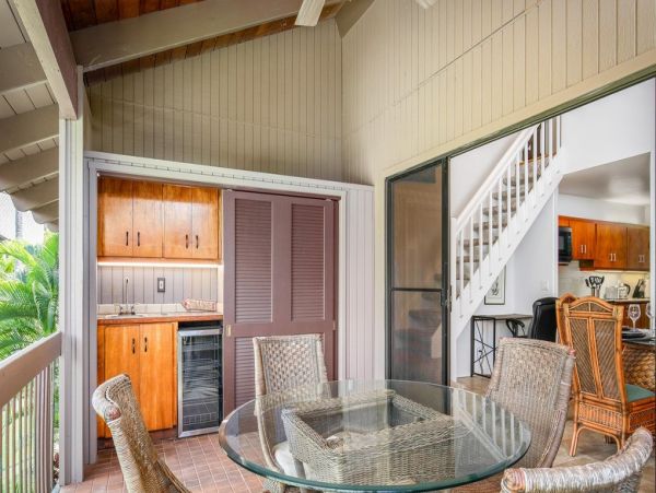 3 Bedroom Vacation Condo with Golf Course and Close to Beach