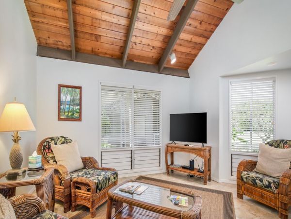 3 Bedroom Vacation Condo with Golf Course and Close to Beach