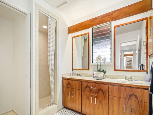 3 Bedroom Vacation Condo with Golf Course and Close to Beach