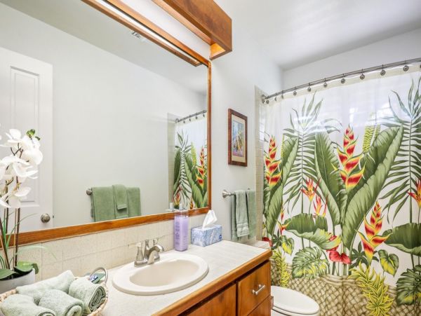 3 Bedroom Vacation Condo with Golf Course and Close to Beach