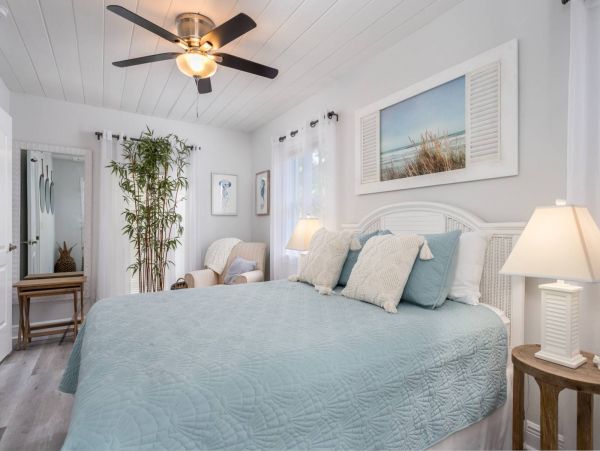 Adorable Sarasota 3 Bedroom Cottage Sleeps 6