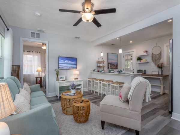 Adorable Sarasota 3 Bedroom Cottage Sleeps 6
