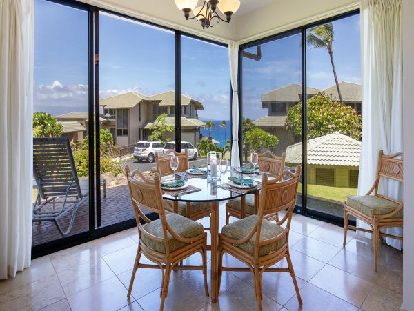 Beautiful Kapalua Vacation Villa Walk to Beach Sleeps 4