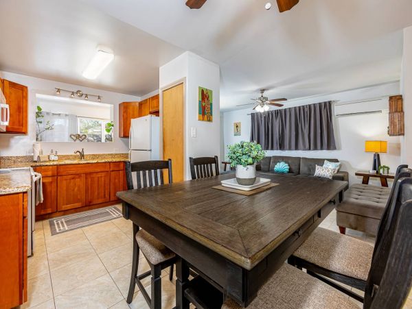Beautiful Kihei Vacation Home Walk to Beach Sleeps 8