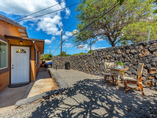 Beautiful Kihei Vacation Home Walk to Beach Sleeps 8