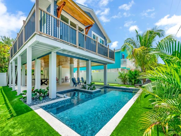 Bradenton Beach Luxury Vacation Pool Home Five Bedrooms