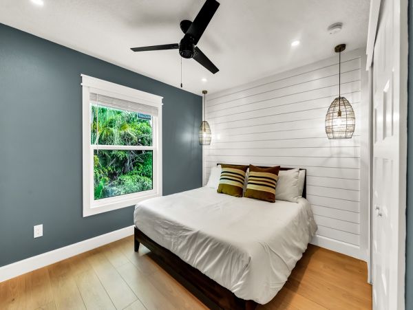 Bradenton Beach Luxury Vacation Pool Home Five Bedrooms