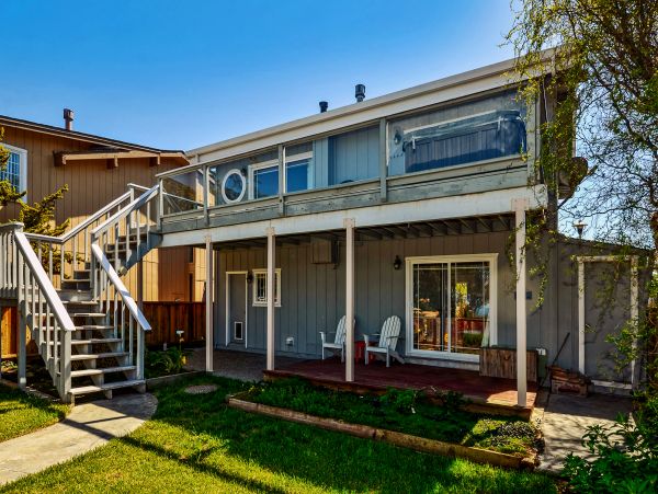Santa Cruz County Home 1027022