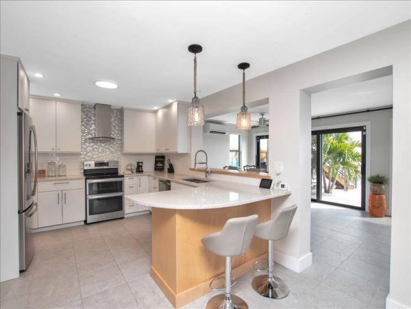 Stunning Marathon Vacation Rental: Heated Pool & Sunsets