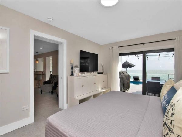 Stunning Marathon Vacation Rental: Heated Pool & Sunsets
