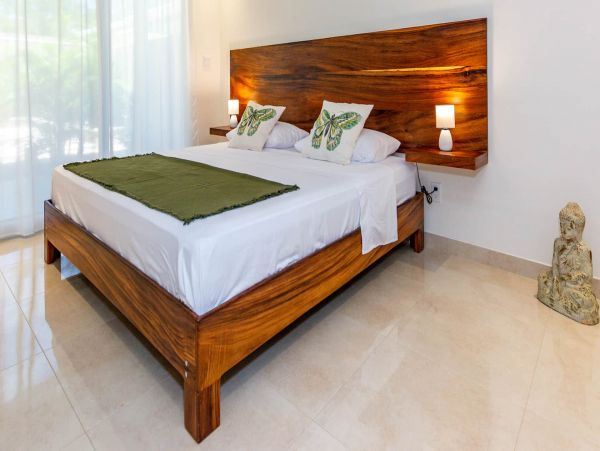 Gorgeous 3 Bedroom Home with Pool Near Beach