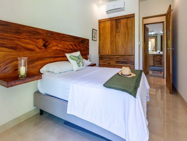 Gorgeous 3 Bedroom Home with Pool Near Beach