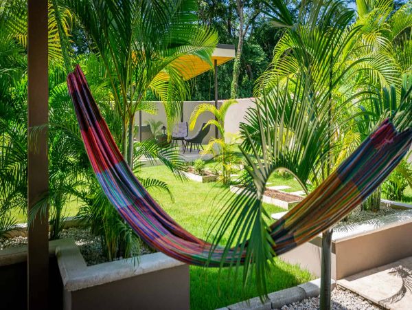 Gorgeous 3 Bedroom Home with Pool Near Beach