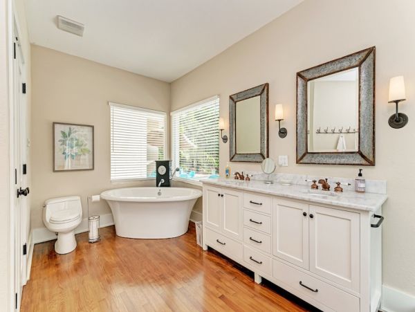 Sarasota Vacation Pool Home Three Bedroom with Guest House