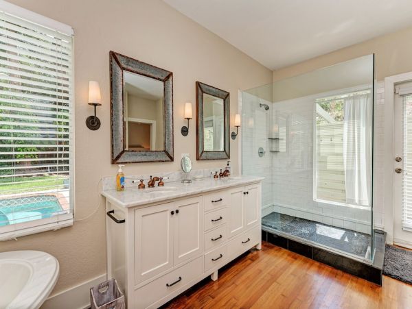 Sarasota Vacation Pool Home Three Bedroom with Guest House