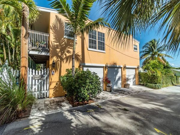 Palm Beach Condo 1027078