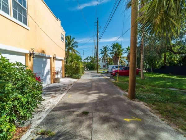 Palm Beach Condo 1027078