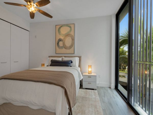 Palm Beach Condo 1027079