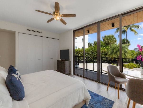 Palm Beach Condo 1027079