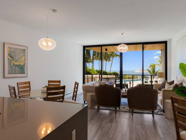 Palm Beach Condo 1027079