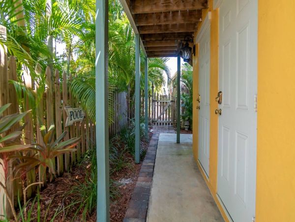 Palm Beach Condo 1027083