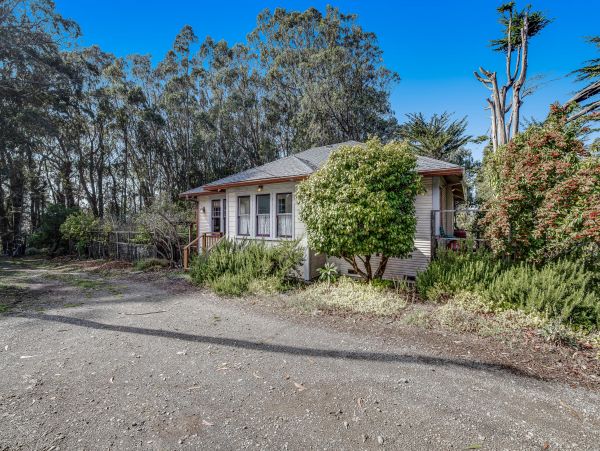 Mendocino Home 1027089