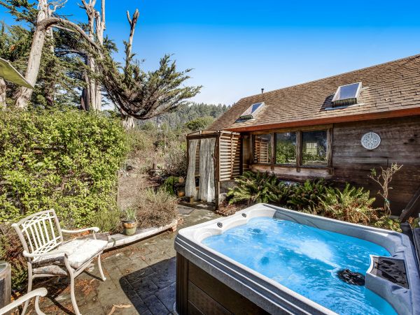 Mendocino Home 1027089