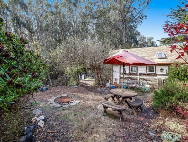 Mendocino Home 1027089