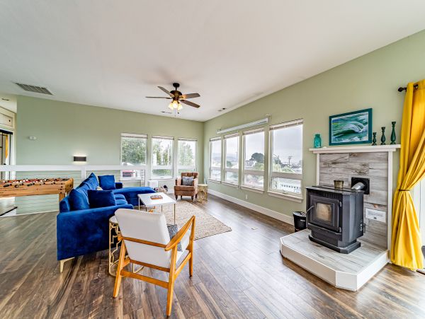 Mendocino Home 1027093