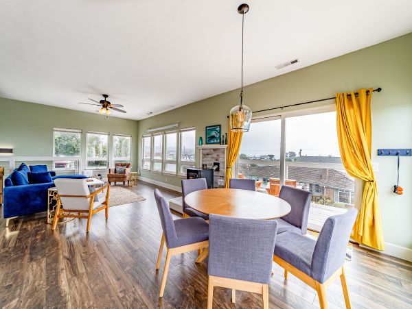 Mendocino Home 1027093