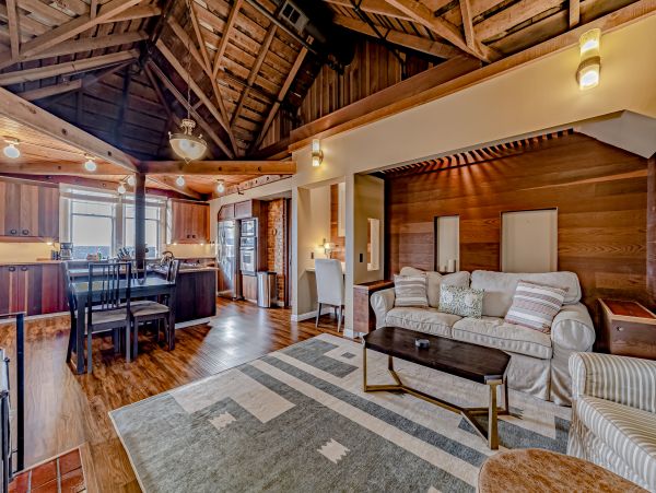Mendocino Home 1027094