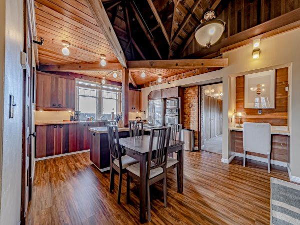 Mendocino Home 1027094