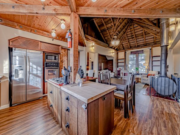 Mendocino Home 1027094
