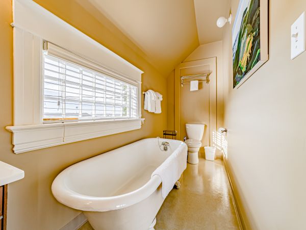 Mendocino Home 1027094