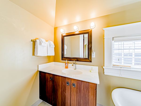 Mendocino Home 1027094