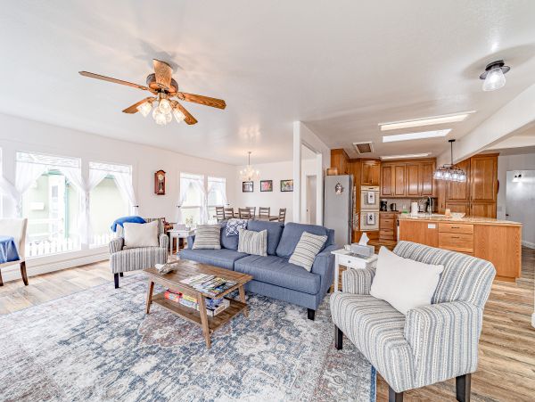 Mendocino Home 1027095