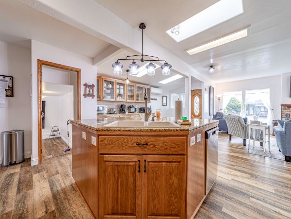 Mendocino Home 1027095