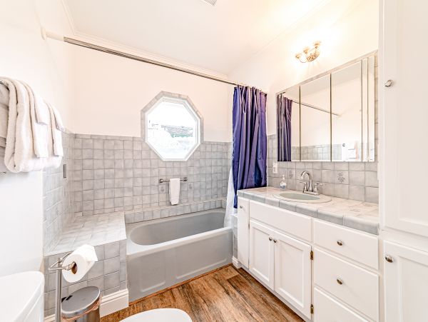 Mendocino Home 1027095