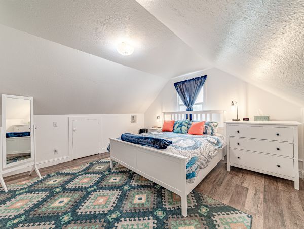 Mendocino Home 1027095