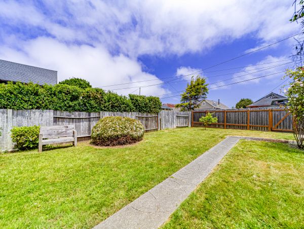 Mendocino Home 1027096