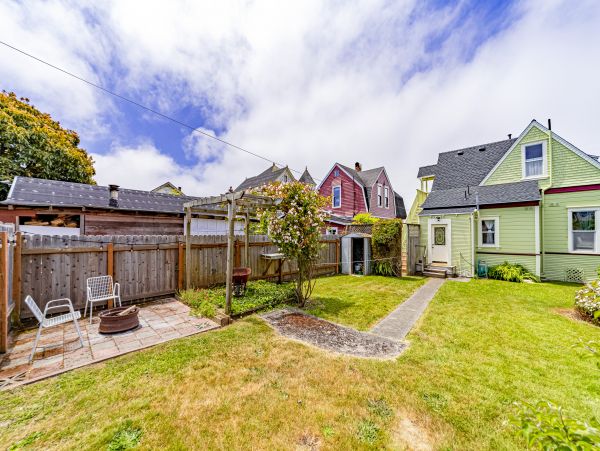 Mendocino Home 1027096