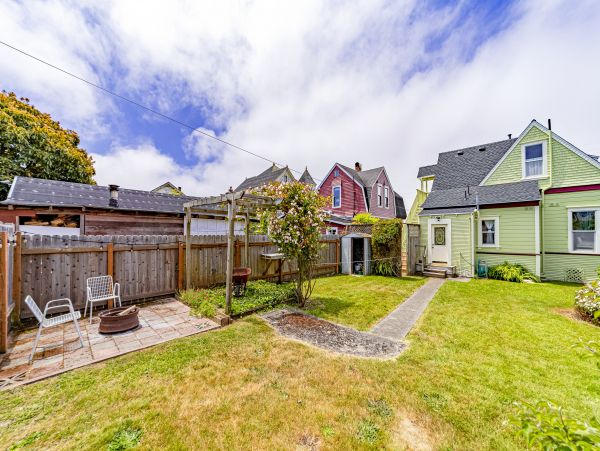 Mendocino Home 1027097