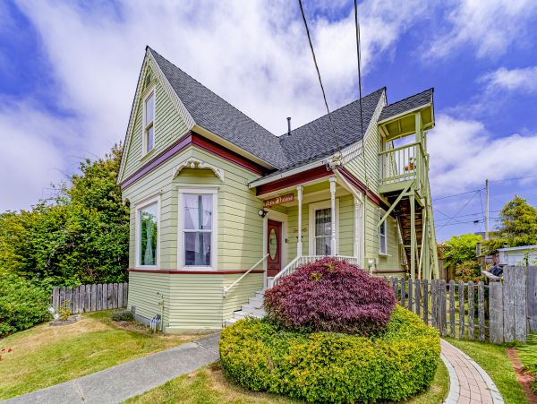 Mendocino Home 1027098