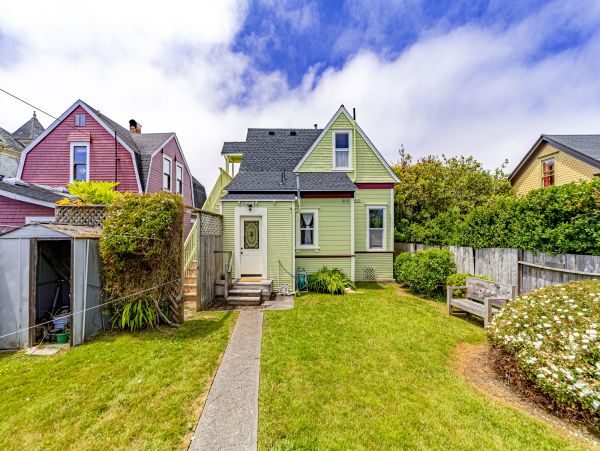 Mendocino Home 1027098