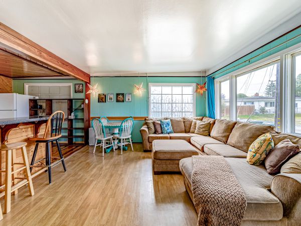 Mendocino Home 1027100