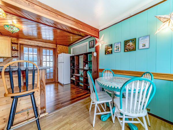 Mendocino Home 1027100