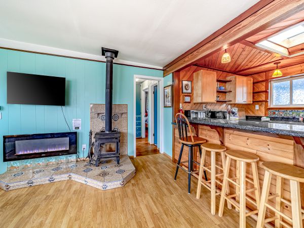 Mendocino Home 1027100
