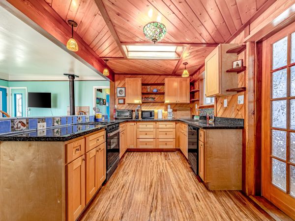 Mendocino Home 1027100