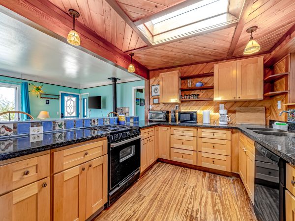 Mendocino Home 1027100